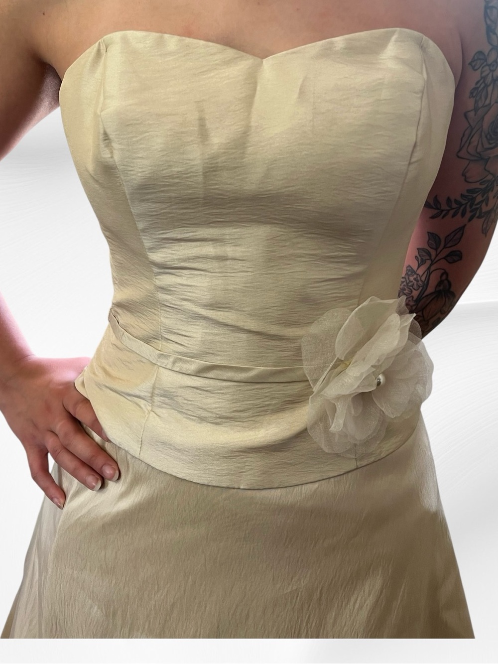 Raylia Bridal Taffata Corset Asemetrical with Exposed Crinoline Hem Size 10 NWT - Picture 4 of 8